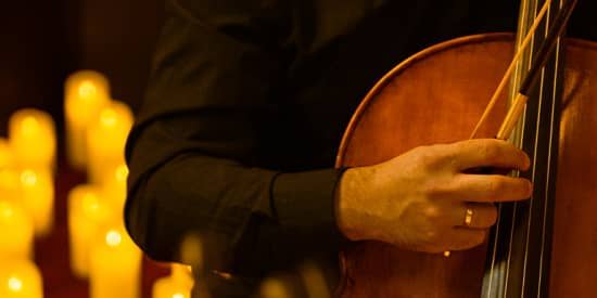 Christmas Carols on Strings 8